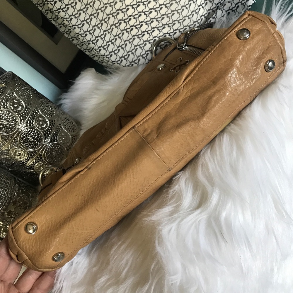 B Makowsky boho chic tan shoulder bag - Picture 8 of 16